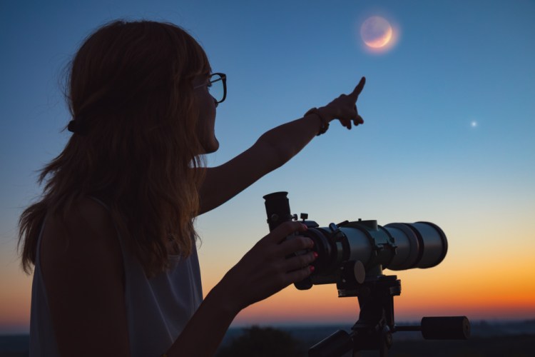 3 Shutterstock Photographers on Shooting Stock Photography — Girl Stargazing